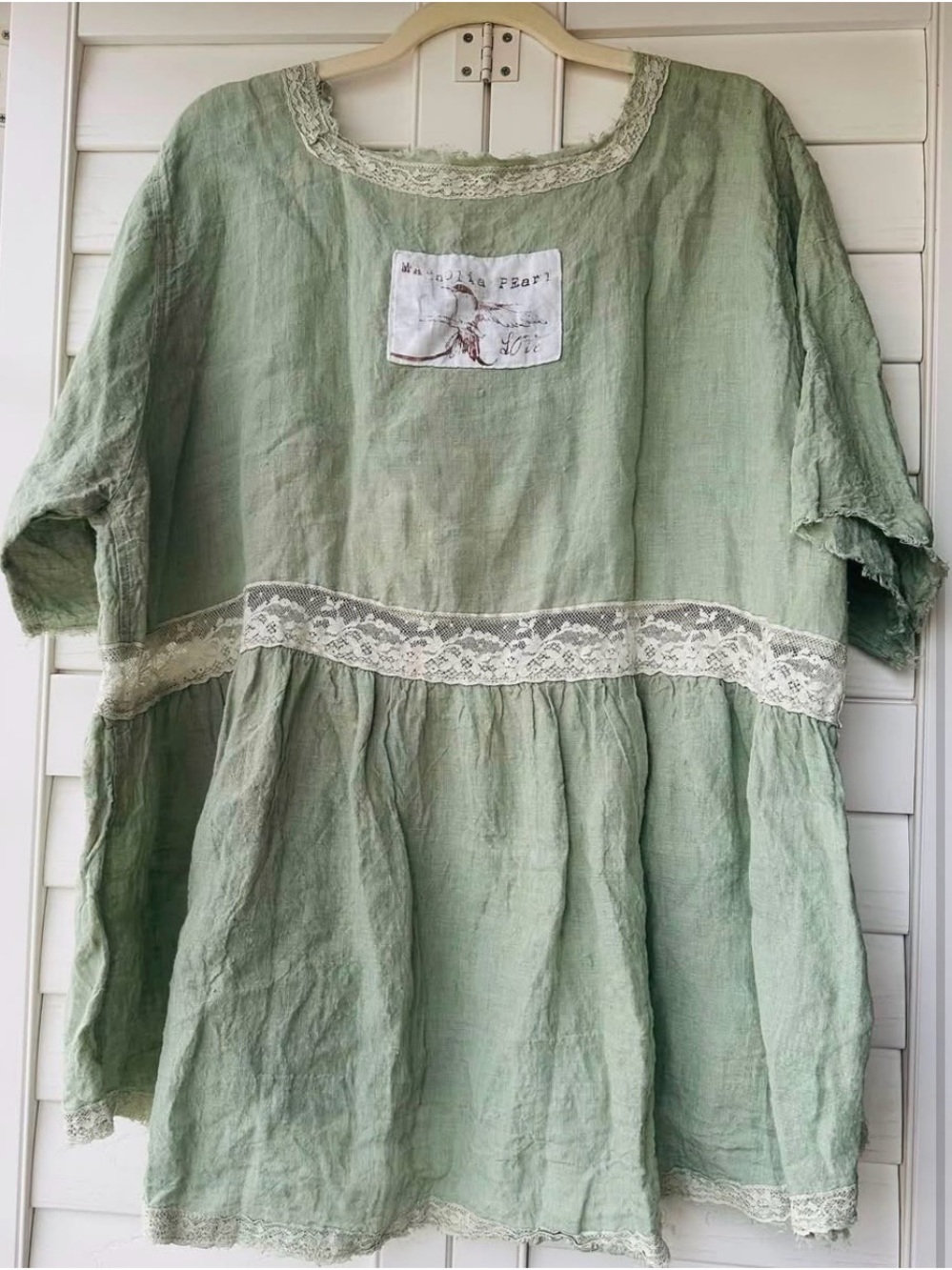 Magnolia Pearl Love Collection Green Linen Top - Picture 2 of 2